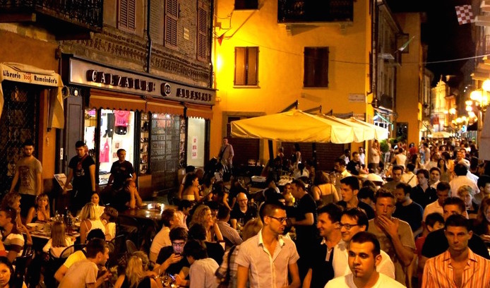 The nights in Palermo are lively and charming