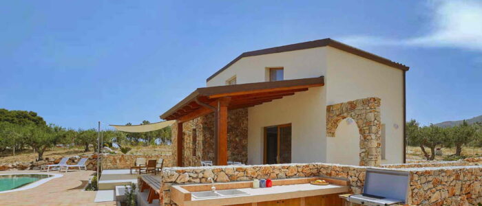 Charming Villa Pietra Dorata with BBQ and Private Pool – Sicily Luxury Villas